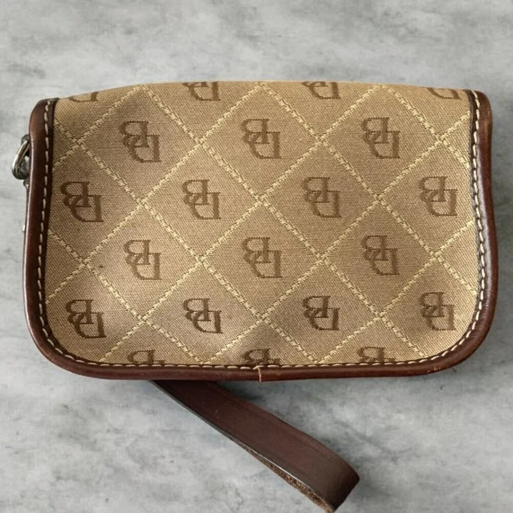 Dooney & Bourke Brown Wristlet Clutch Wallet Leather Wrist Strap Signature Logo